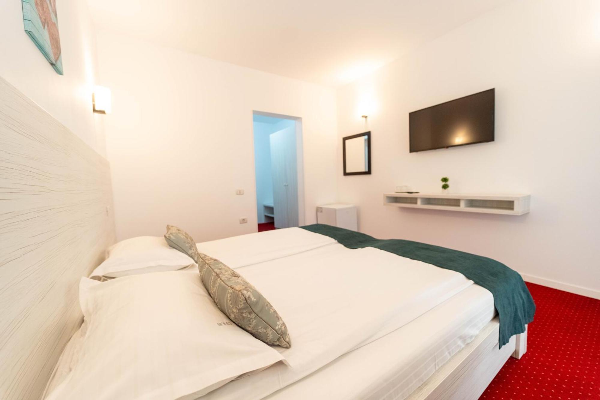 Hotel Cirus Predeal Ngoại thất bức ảnh
